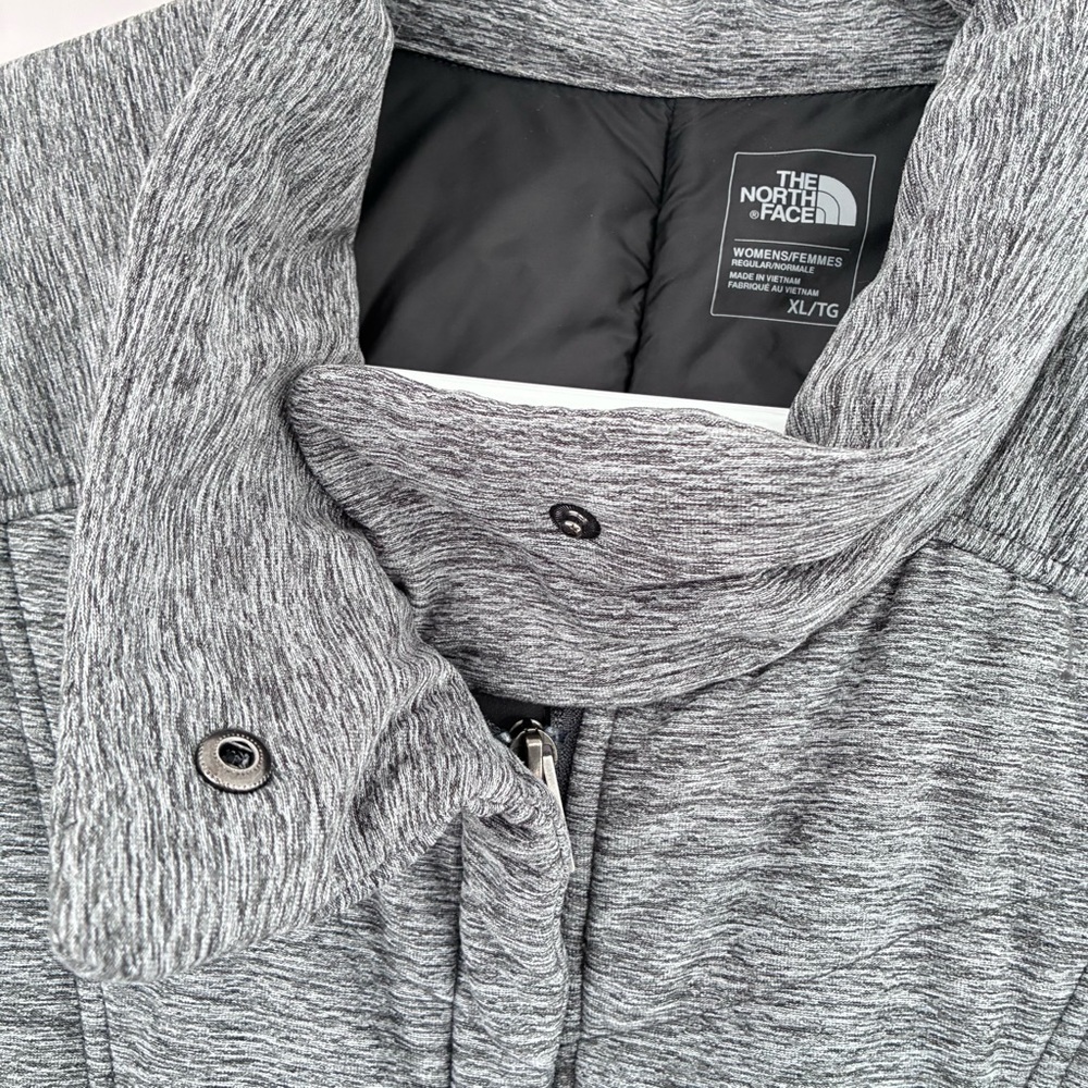 The North Face Women's Gray Jacket - Picture 3 of 8
